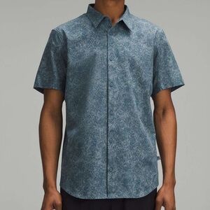 Lululemon Men’s XL Airing Easy Short Sleeve Shirt Navy Gray EUC